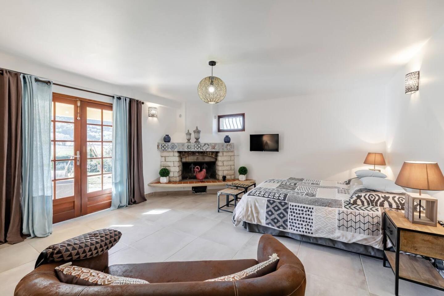 L'Angeannie Villa Roquefort-la-Bédoule Exteriör bild