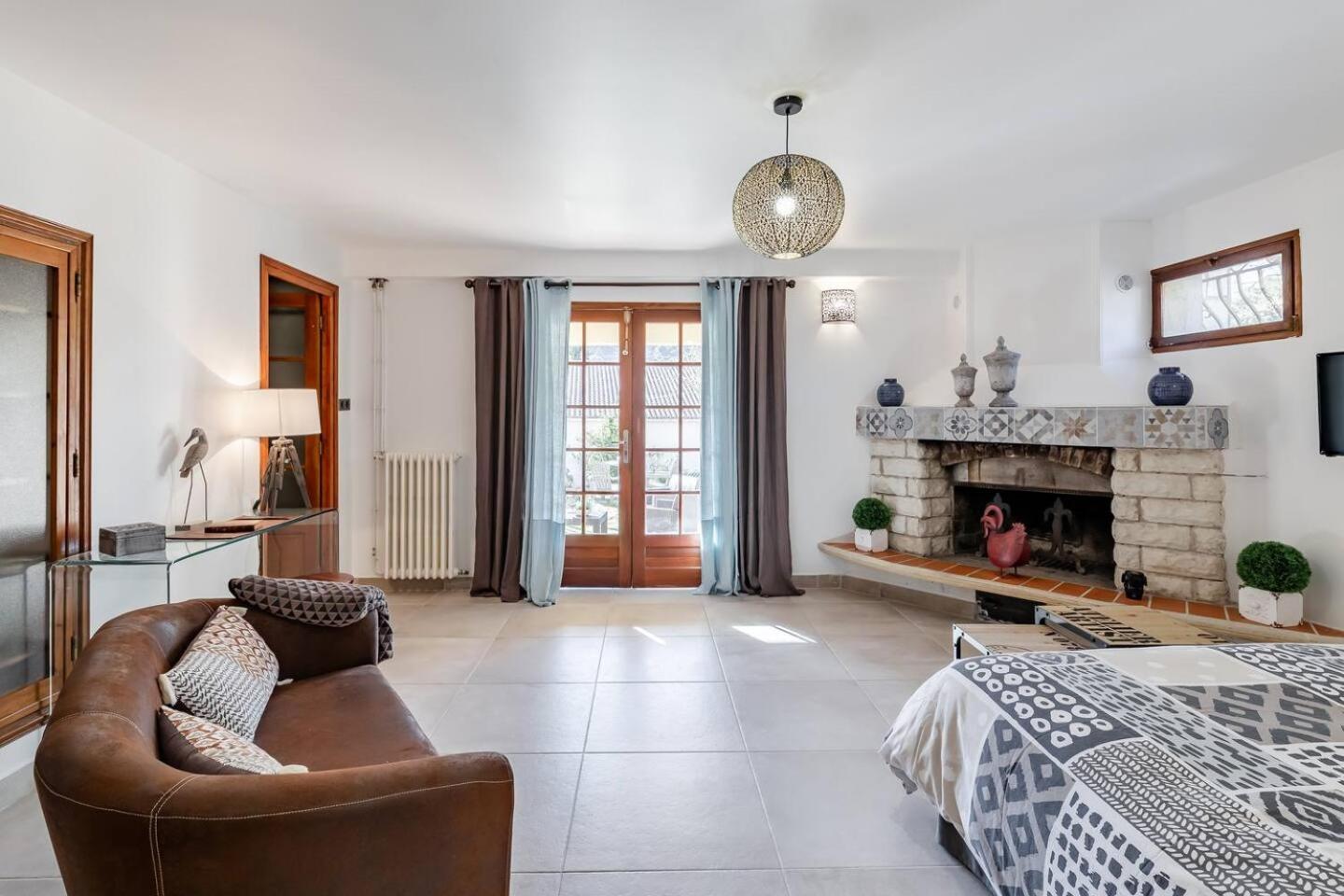 L'Angeannie Villa Roquefort-la-Bédoule Exteriör bild